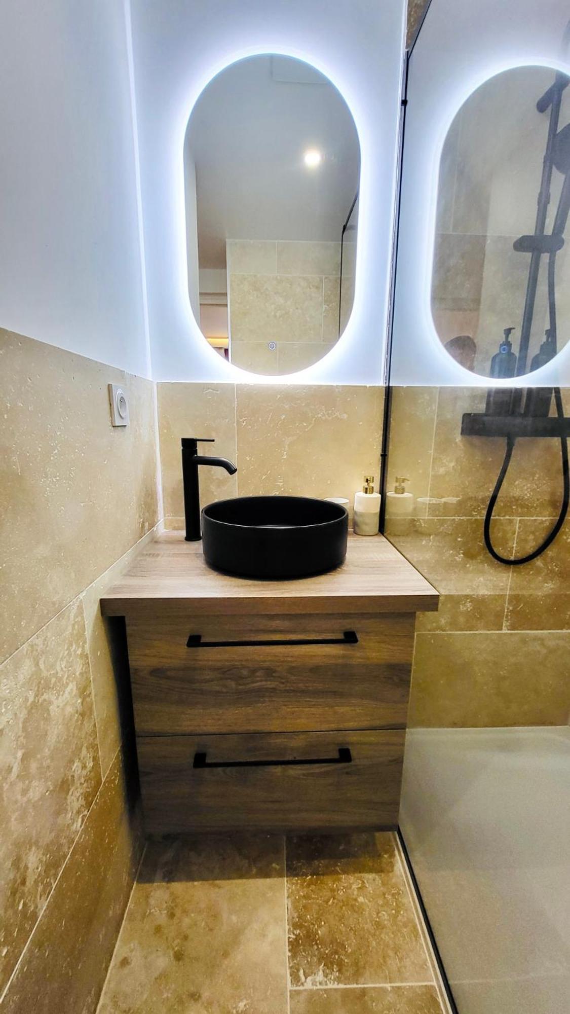 - La Suite Delos - Jacuzzi 2 Places - Centre Ville A Pied - Lit Queen Size - Parking Privee - Wifi - City Center Within Walking Distance - كْيَمبيه المظهر الخارجي الصورة